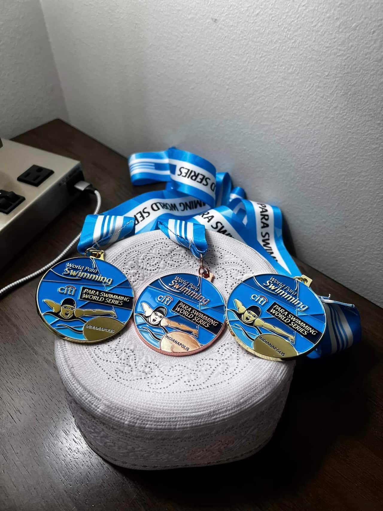 Afghan Swimmer medals