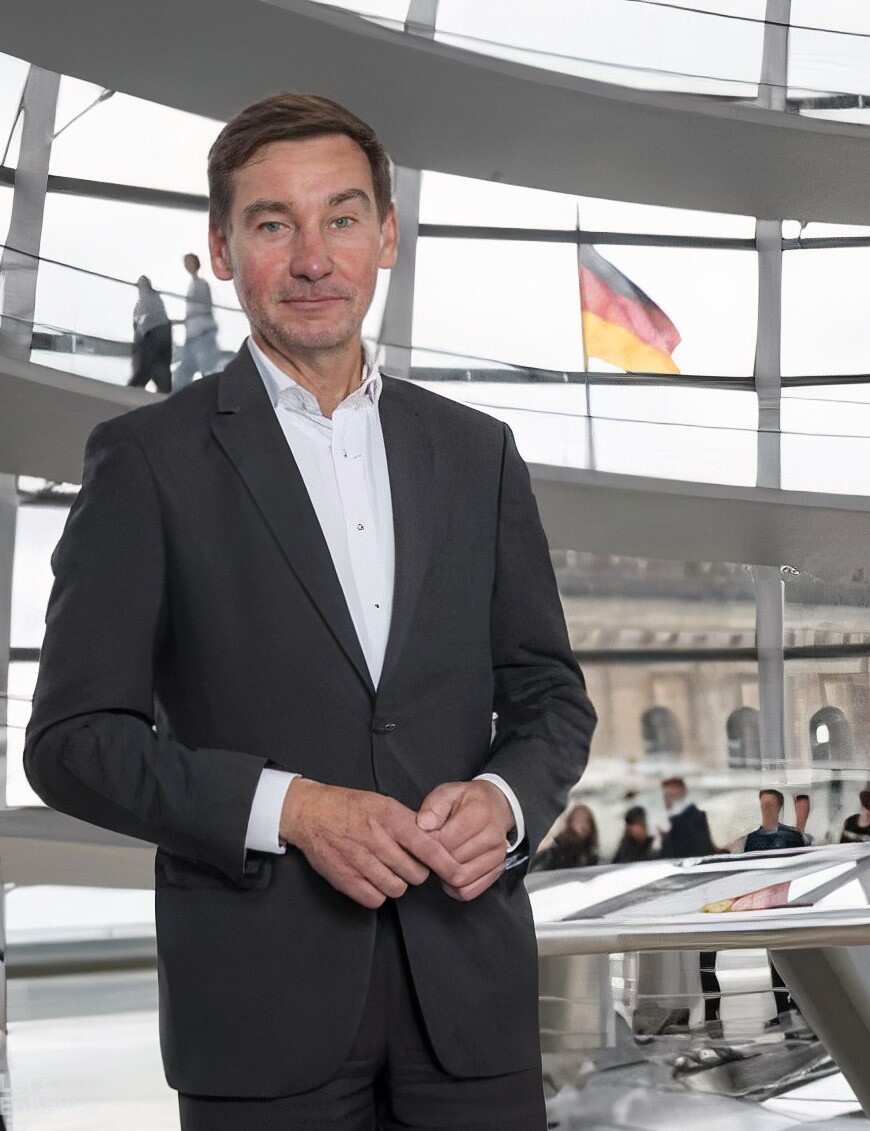 Sebastian Hartmann_neu.jpg