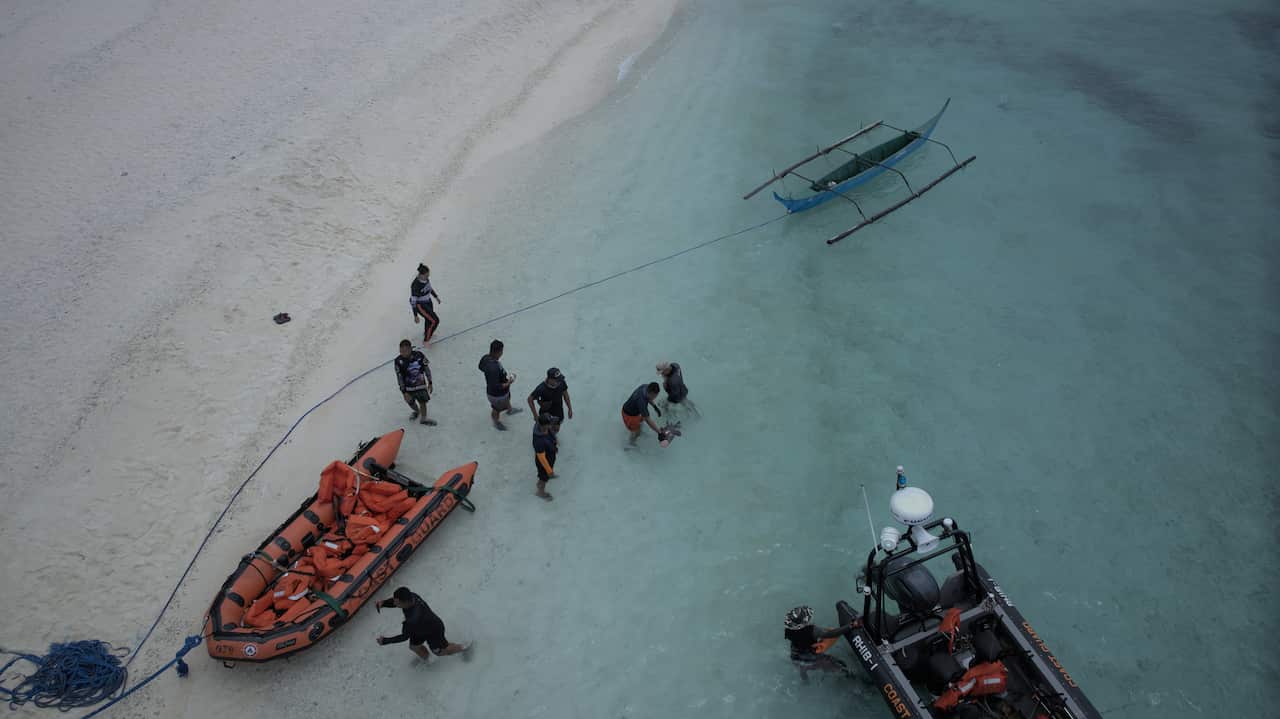 Philippine Coast Guard in Kalayaan Islands