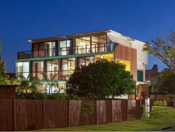 布里斯本近市中心Graveville去，由31個貨櫃箱組成的豪宅。