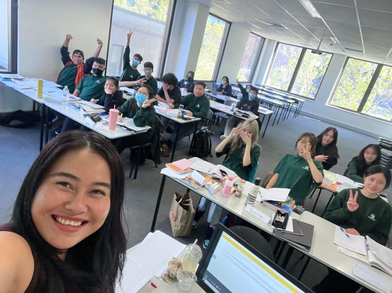 ครูแนท ครูสอนภาษาอังกฤษในออสเตรเลียและนักเรียน