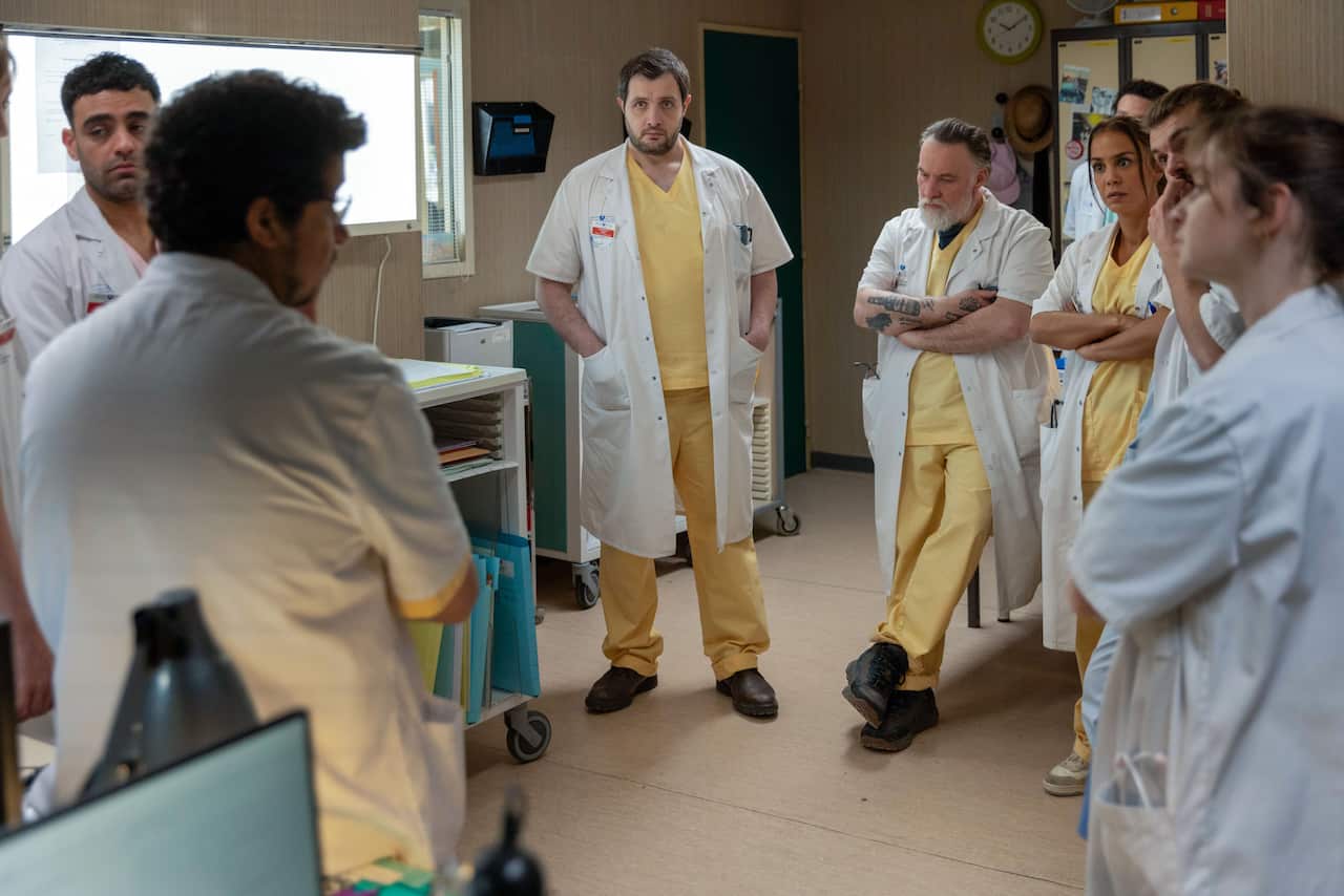 The cast of 'Interns'.