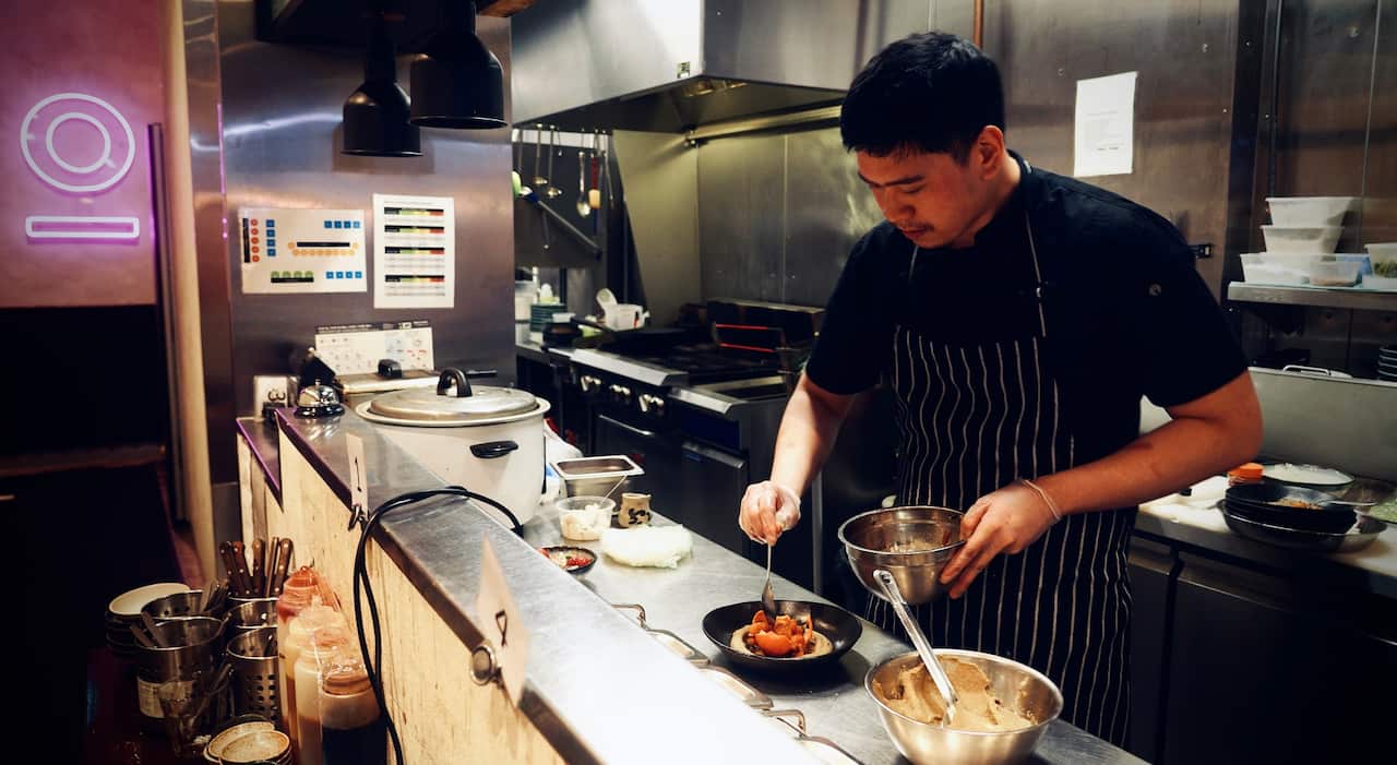 Joff in action in the restaurant (SBS-Tim Stevens).jpg