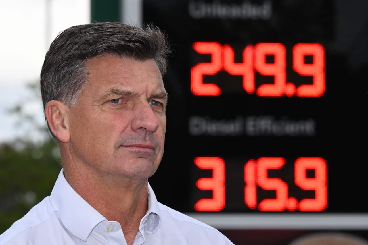 ANGUS TAYLOR PETROL STATION VISIT