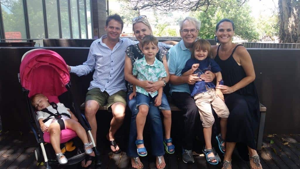 Les Murray and his family, including daughters Tania Murray (R) and Natalie Murray (L)