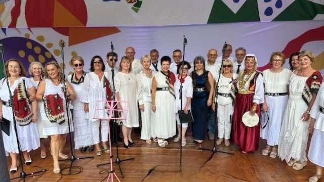 Članovi hora Sevdalinka na Multukulturalnom festivalu u Canberri, februar 2024. godine