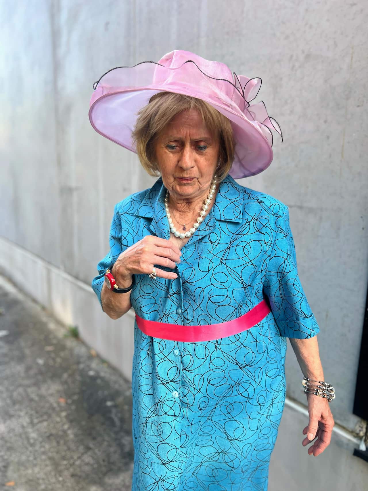 Στιγμιότυπο από την θεατρική παράσταση Κορίτσια στον Ίσκιο 