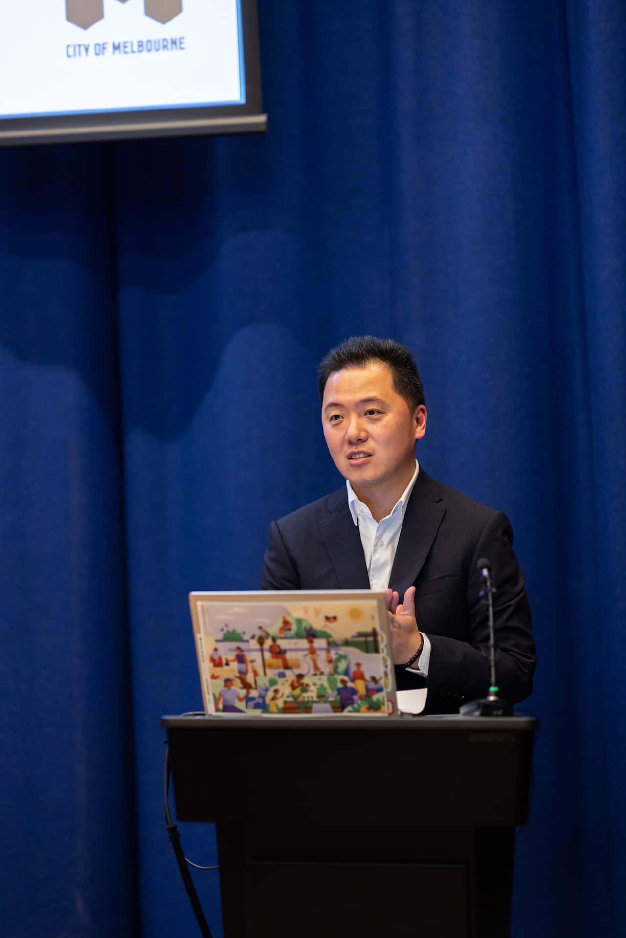 墨尔本市议员 Philip Le Liu.JPG