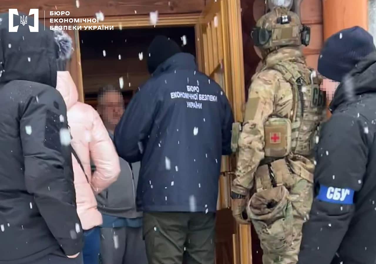 UKRAINE RAID OF KOLOMOISKY HOME