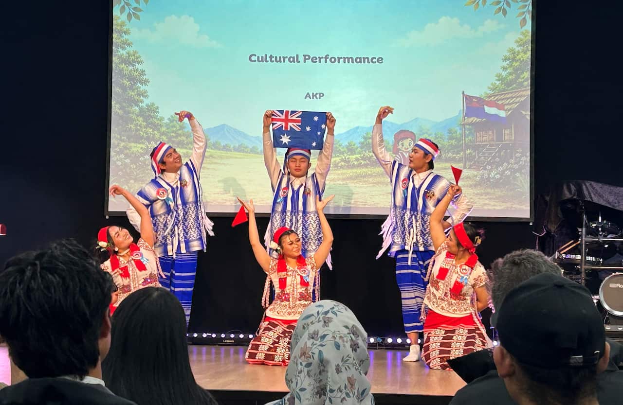 AKP Karen traditional 'Don' dance performance.jpg