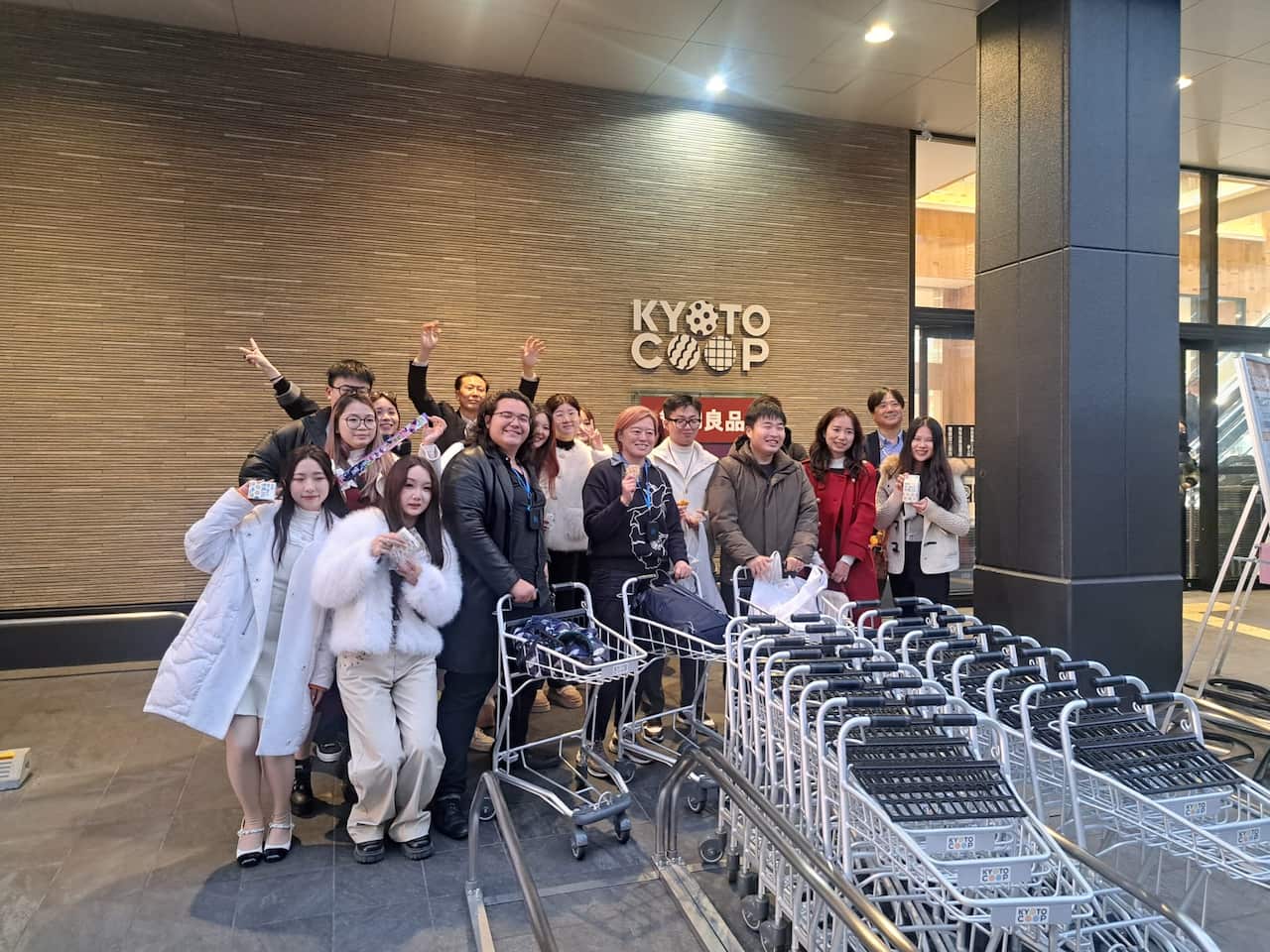 Dr. Wei Li and her students in Japan 3.jpeg