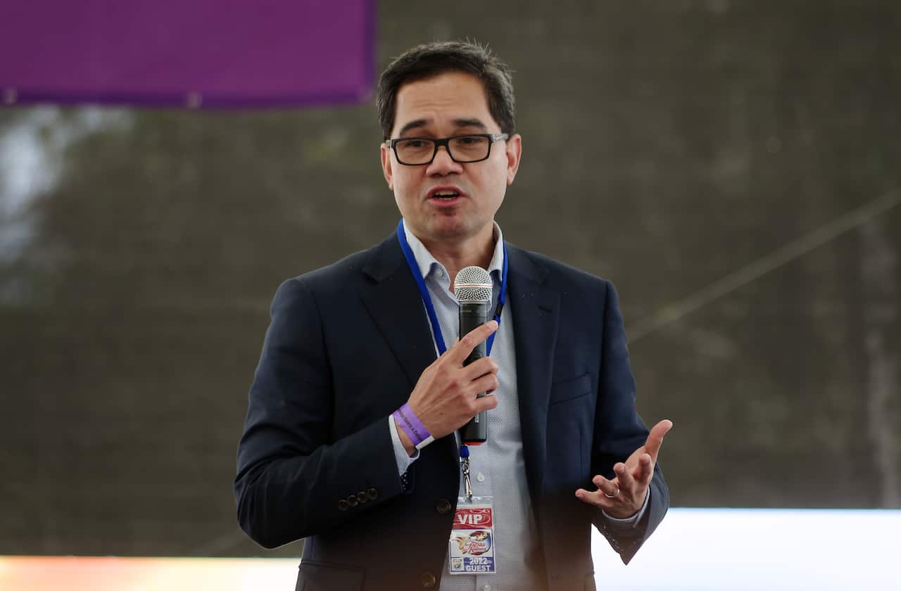 Consul Emmanuel De Guzman.jpg