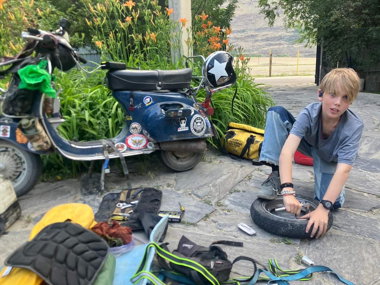 Leonardo working on the Vespa