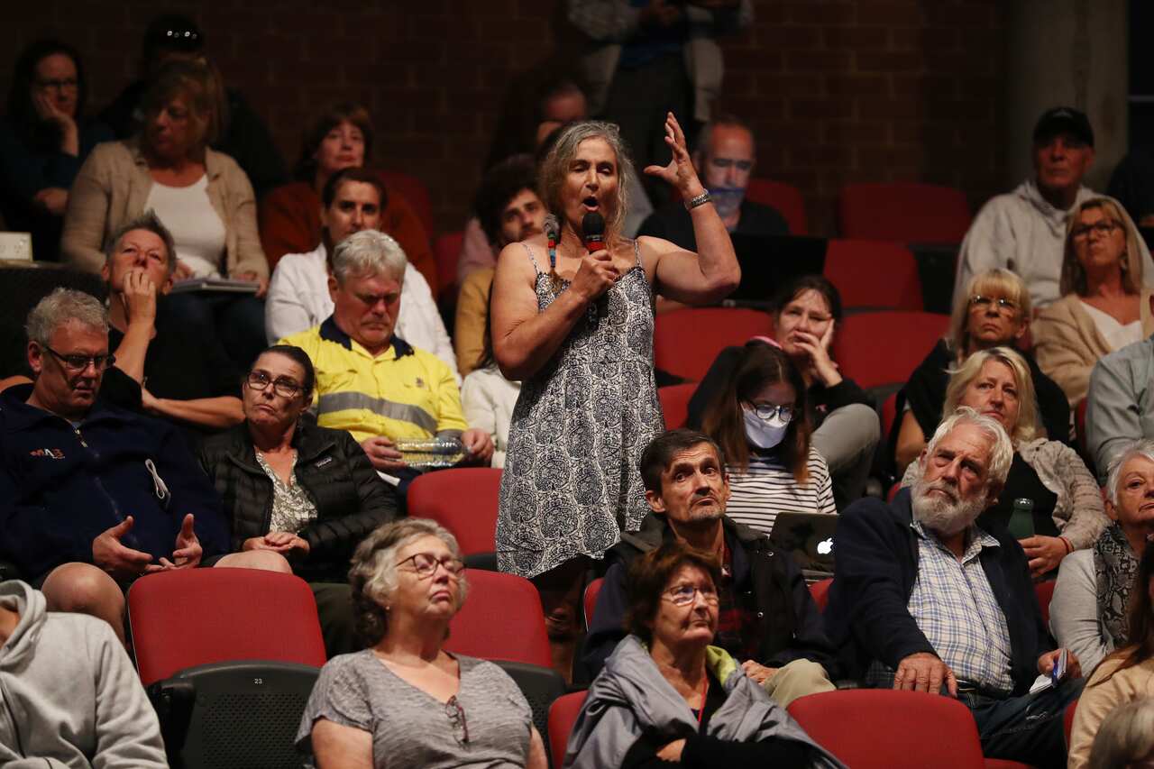 Residents of Lismore at a NSW Flood Inquiry meeting
