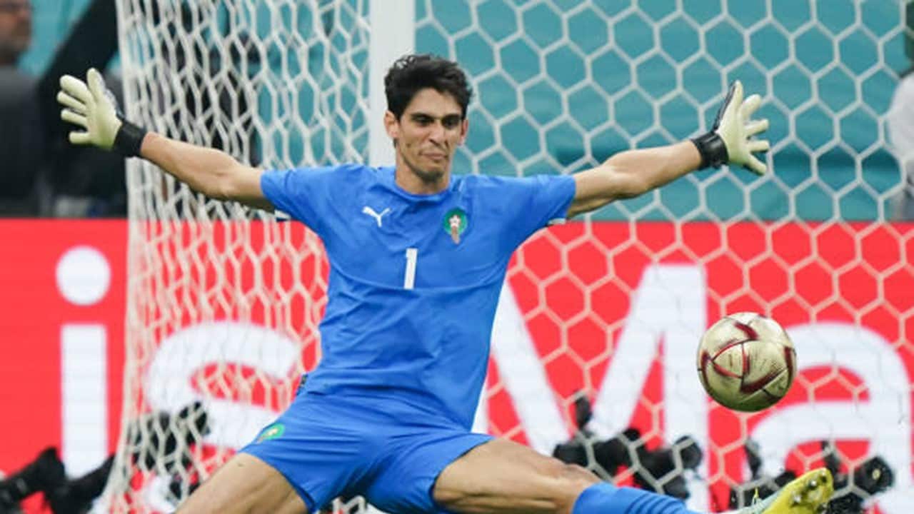 Yassine Bounou goalkeeper of Morocco.jpg