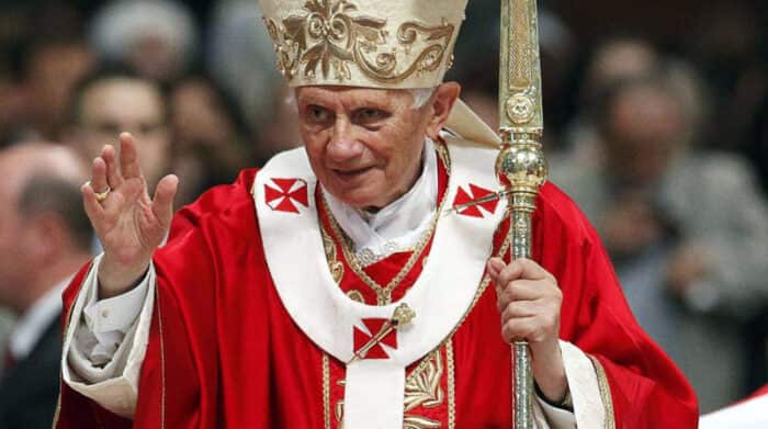 papa-4-700x391 Benedicto 16.jpg