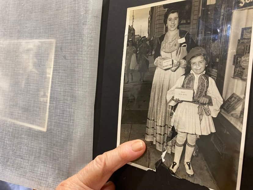 Julie Christofis 2.jpg