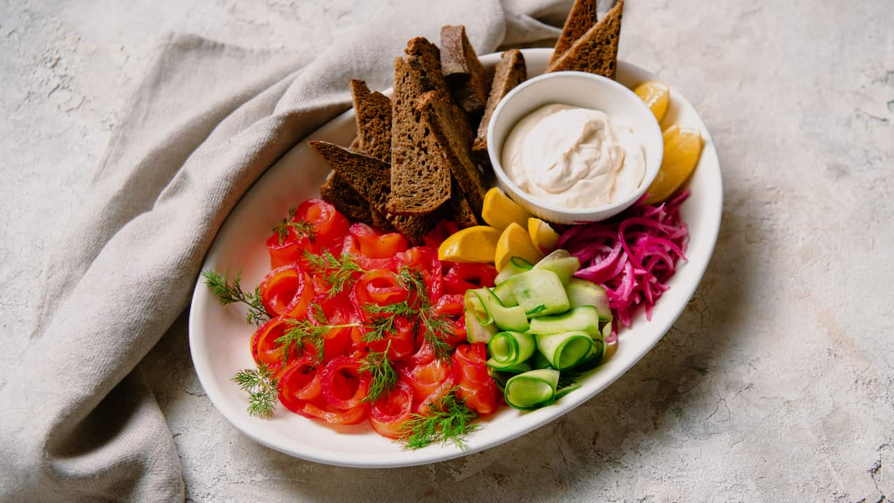 Beetroot-cured salmon gravlax