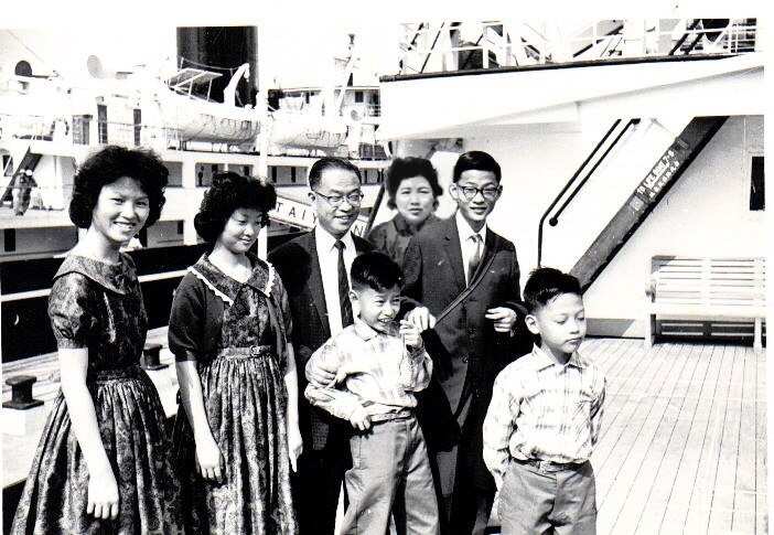 2 - 離香港那天 16 嵗.jpg