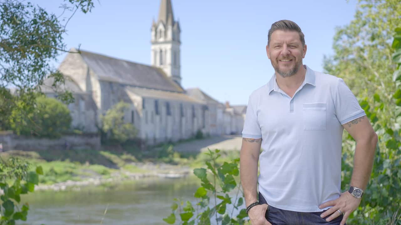 Manu Feildel – Chalonnes-sur-Loire, France.jpg