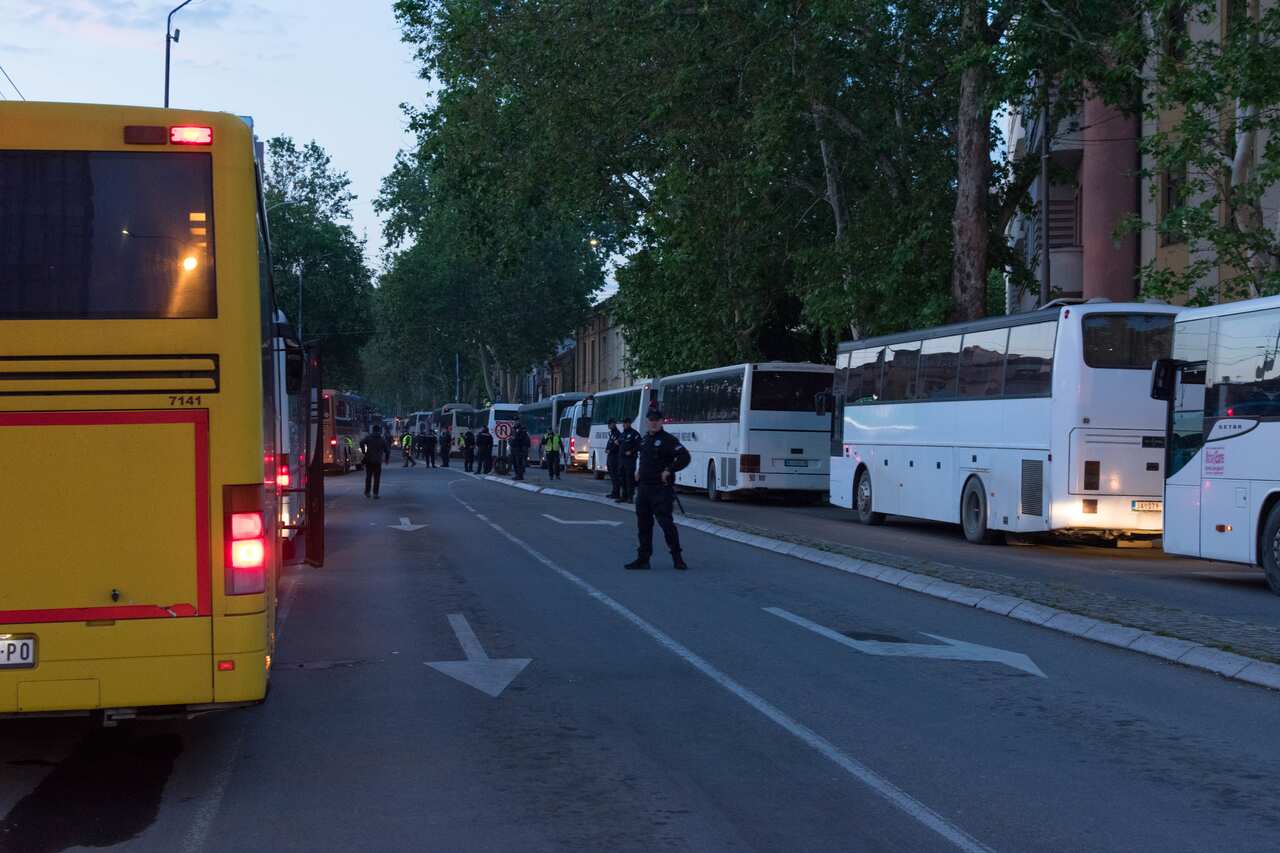 Autobusi blizu osnovnog suda.jpg