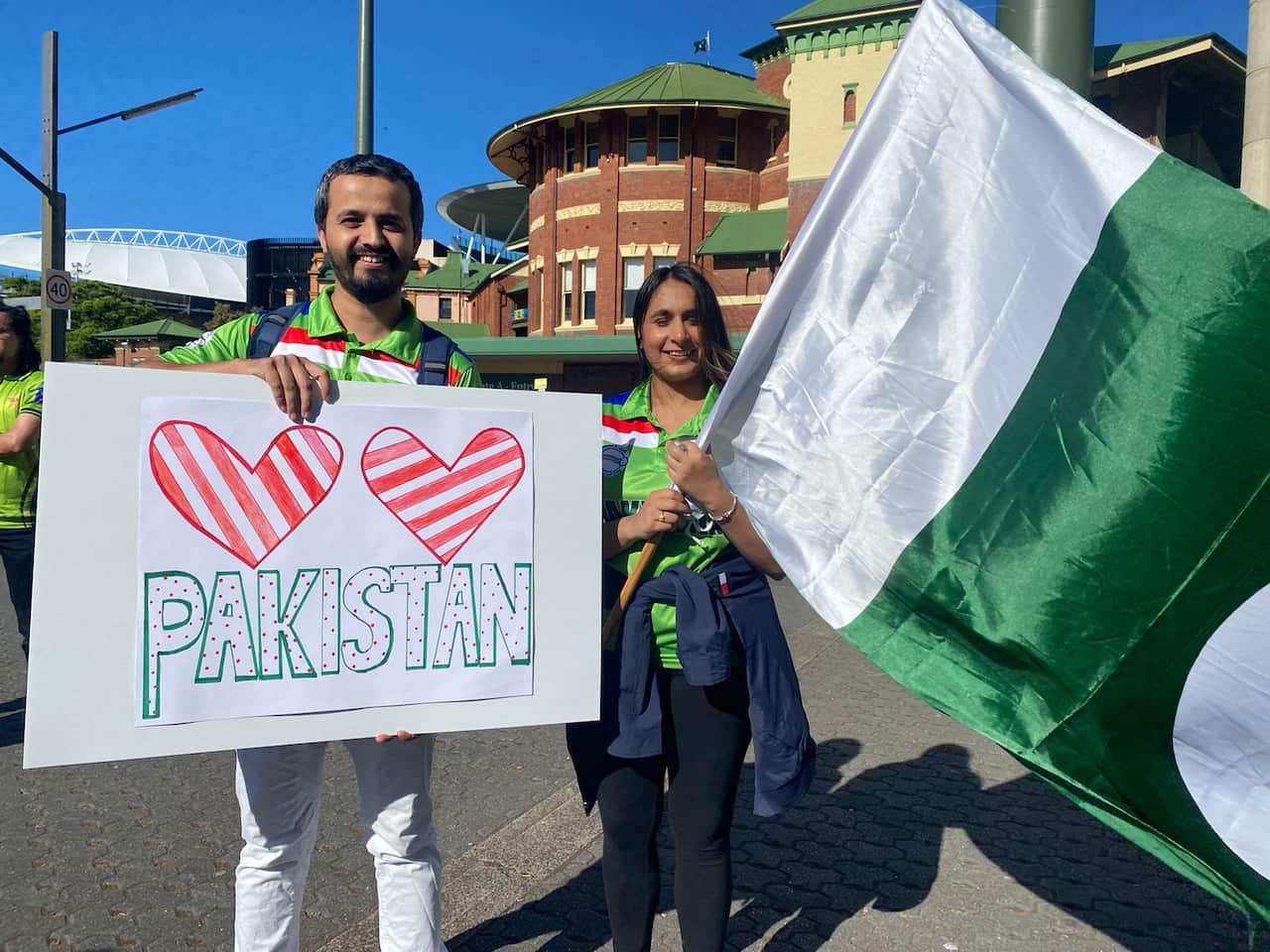 jubilant Pakistani family is celebrating Pakistan’s victory at SCG
