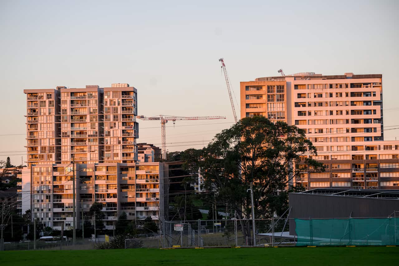 HOUSING BUILDING CONSTRUCTION STOCK