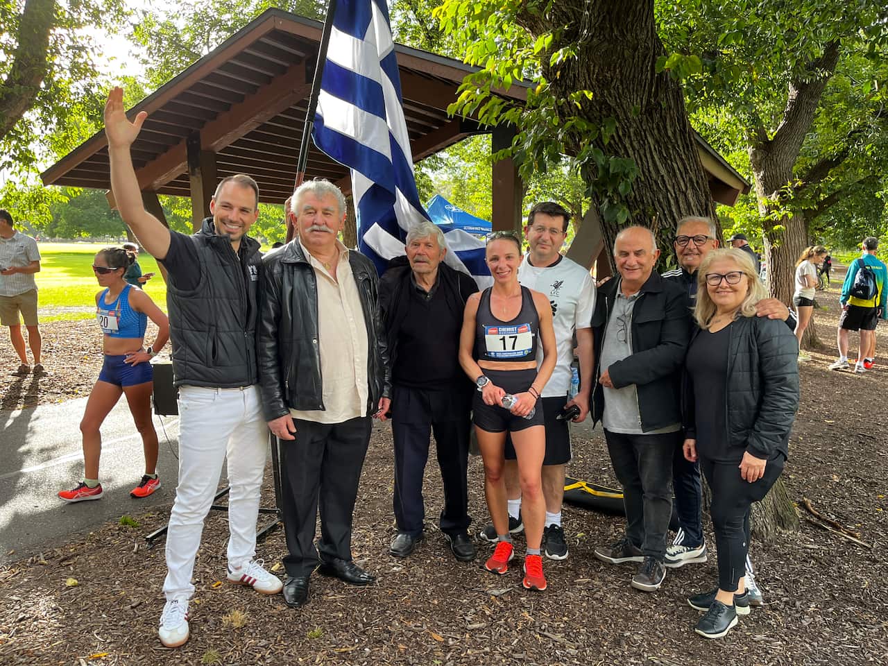 Antigoni Drisbioti with Greek Australians at Melbourne's Fawkner Park / SBS Greek / Panos Apostolou