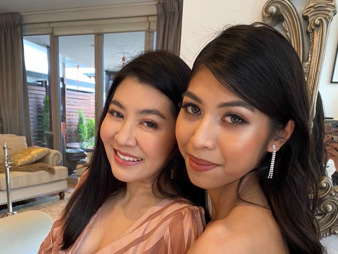 ธีรภัทร สุรวรรธนกุล หรือน้องบูม และคุณแม่