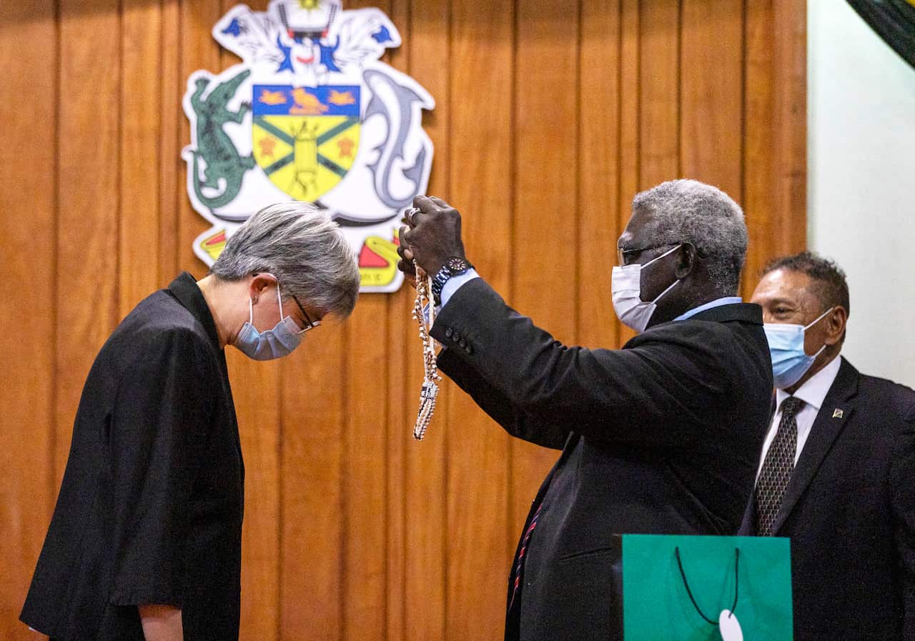 Senator the Hon Penny Wong, met Manasseh Sogavare, and Ministers, and exchanged gifts.