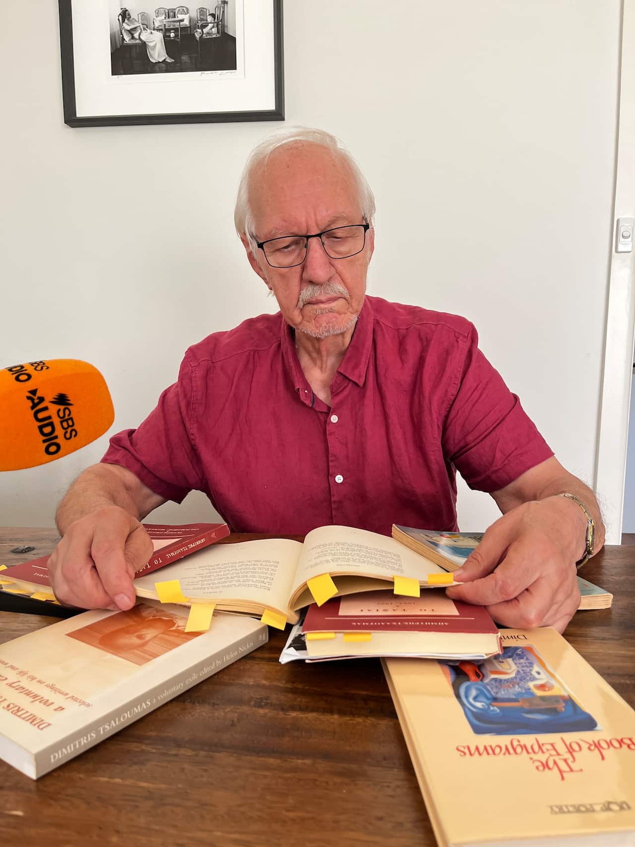 Greek-Australian actor Antonis Baxevanidis recites Tsaloumas' poetry 