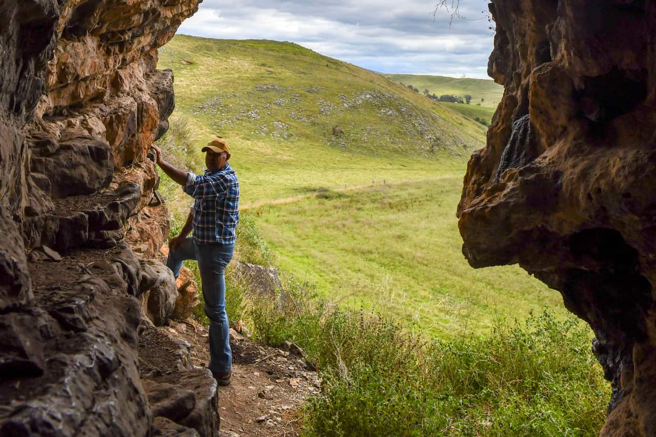 CLOGGS CAVE RITUAL STICK