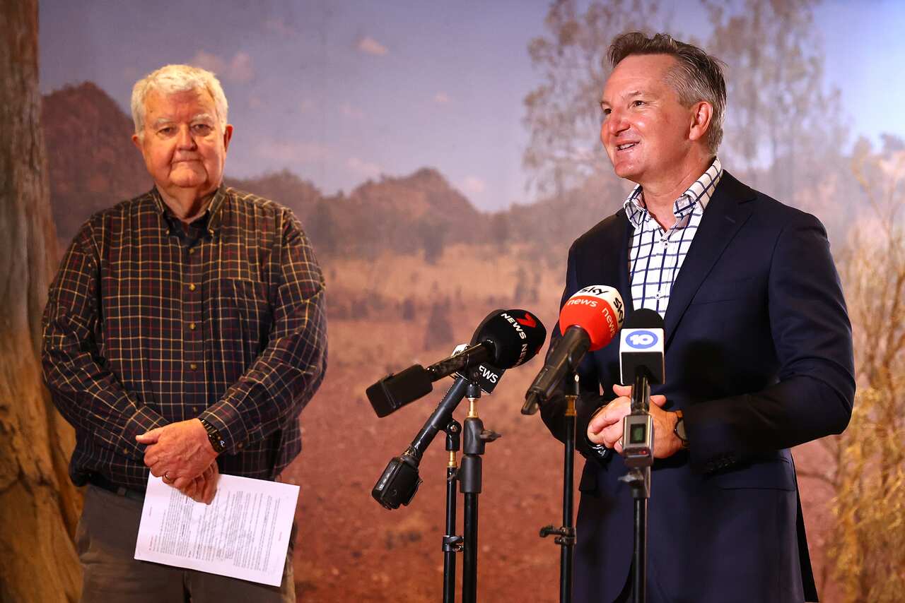 CHRIS BOWEN TARONGA ZOO VISIT