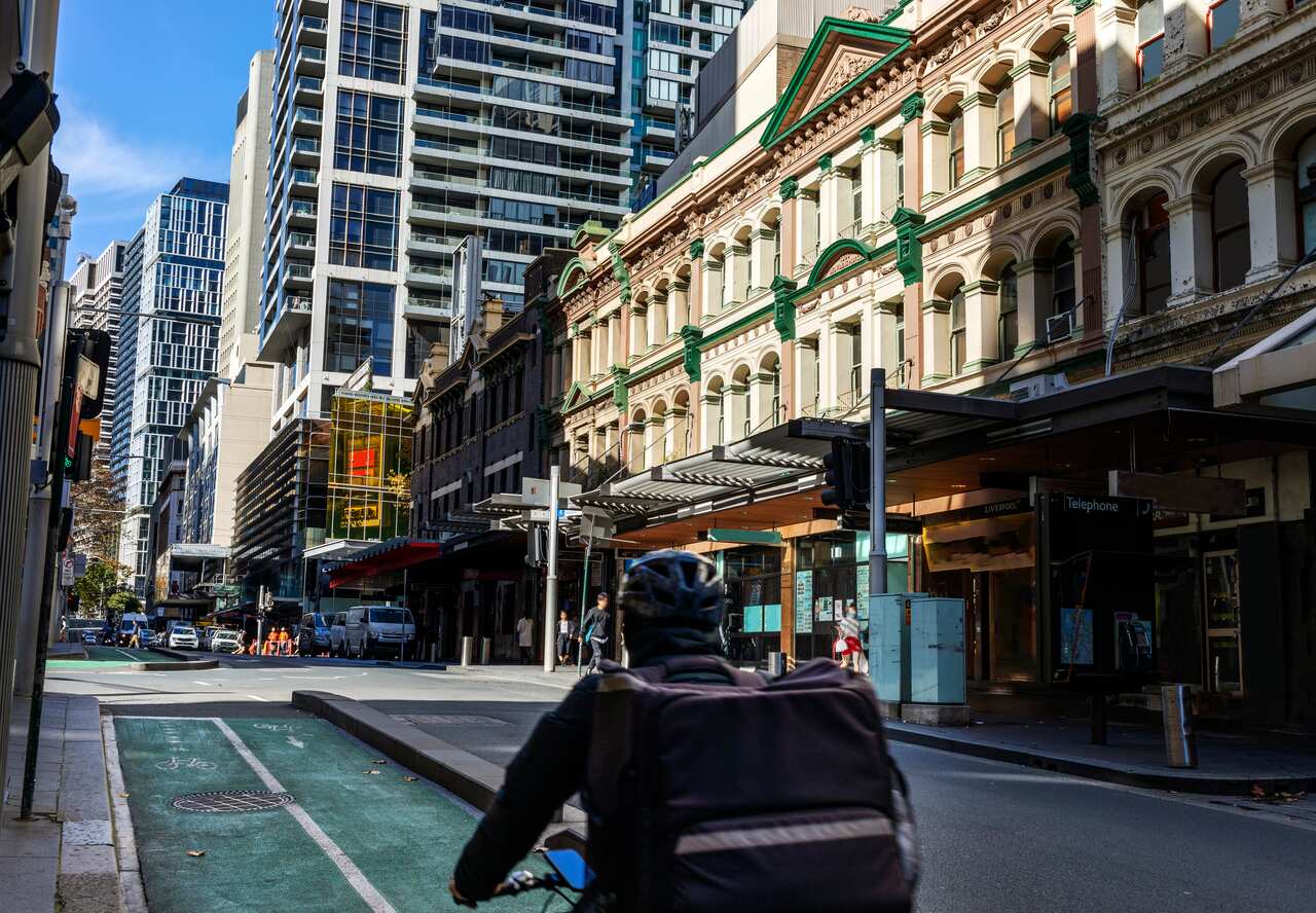 พนักงานส่งอาหารเดลิเวอรีในซิดนีย์ได้รับทิปจากลูกค้าในบางครั้ง