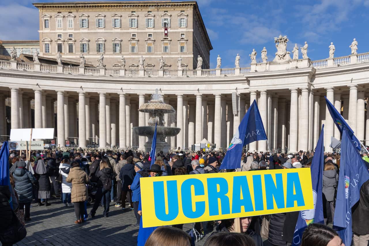 Rome, "Peace in all lands" in St. Peter's Square