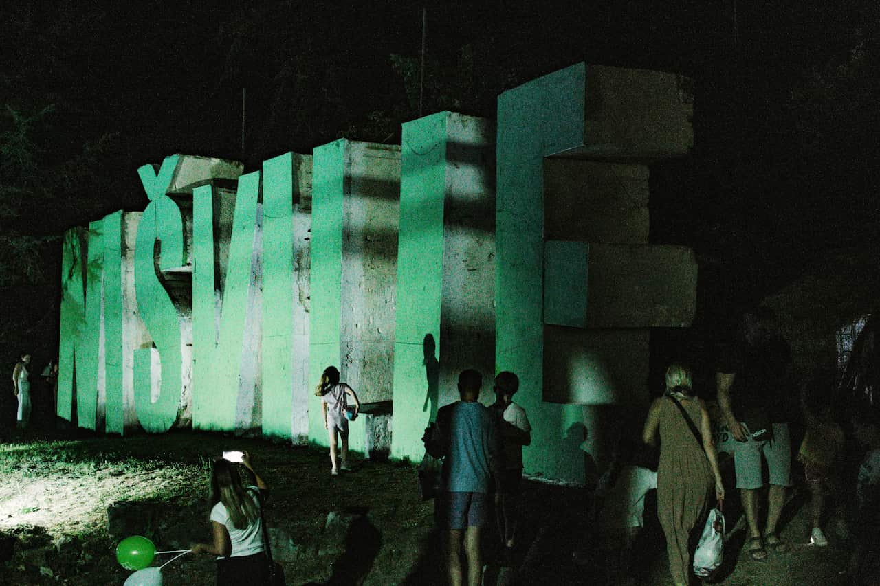 Nišville logo pored Bali-begove džamije u Nišu.JPG
