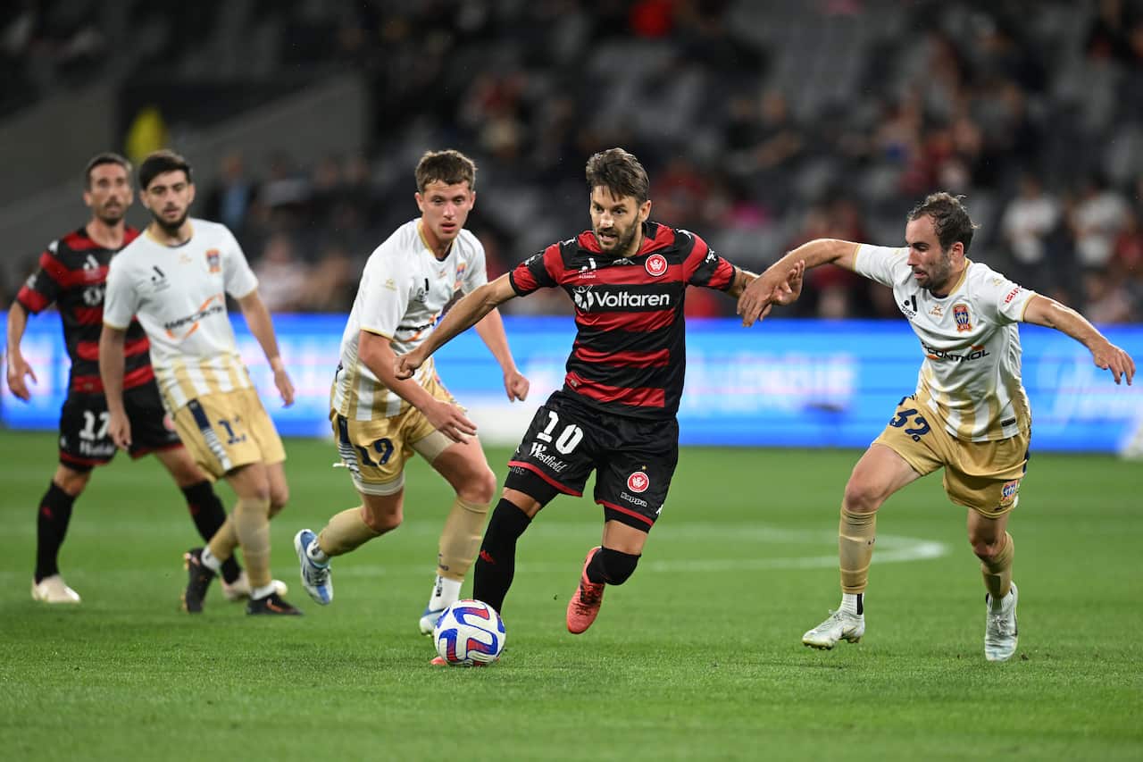 Milos Ninkovic of the Wanderers during the A-League Men's soccer match between the Western Sydney Wanderers and the Newcastle Jets 