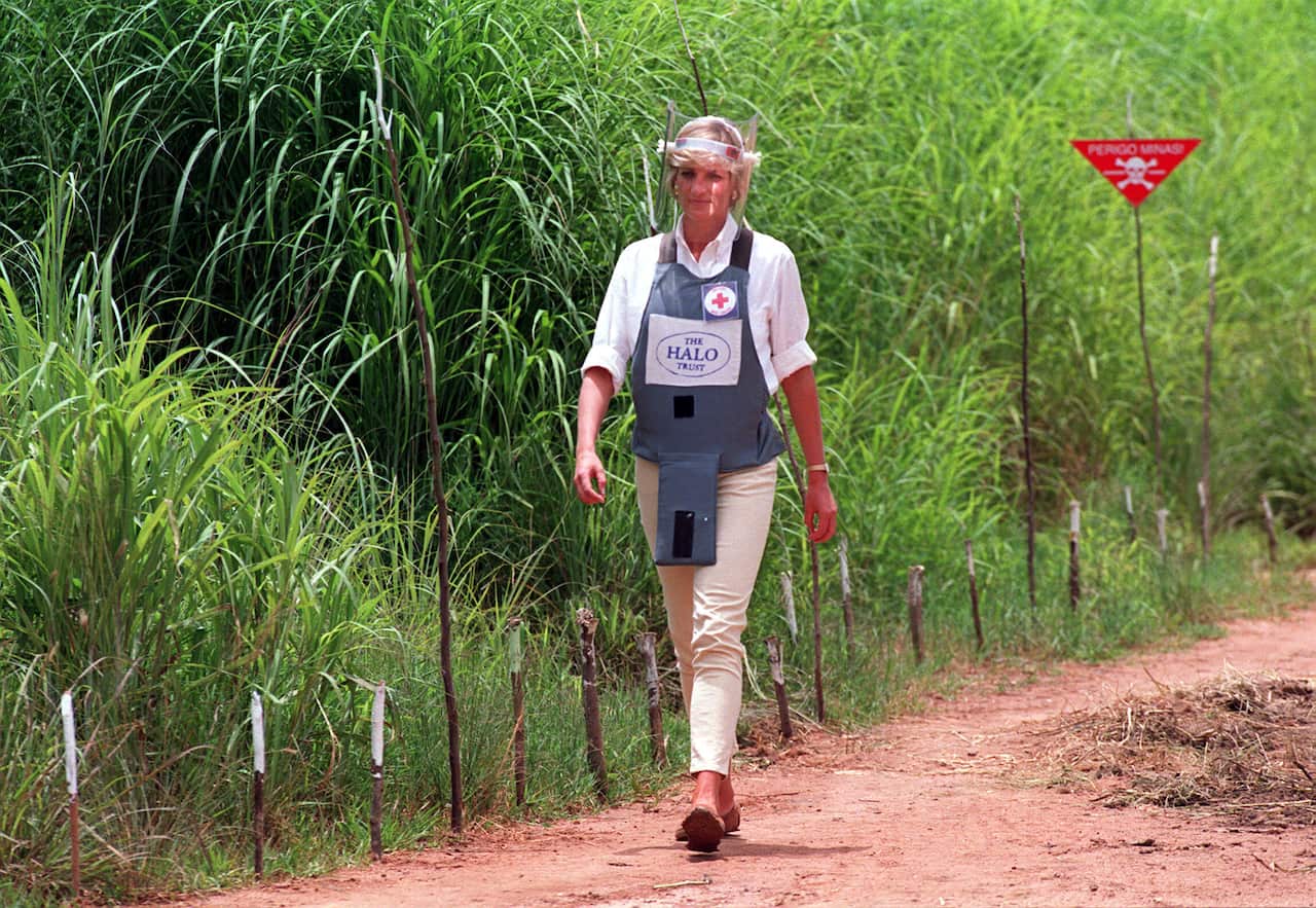 Princess Diana walking through a minefield