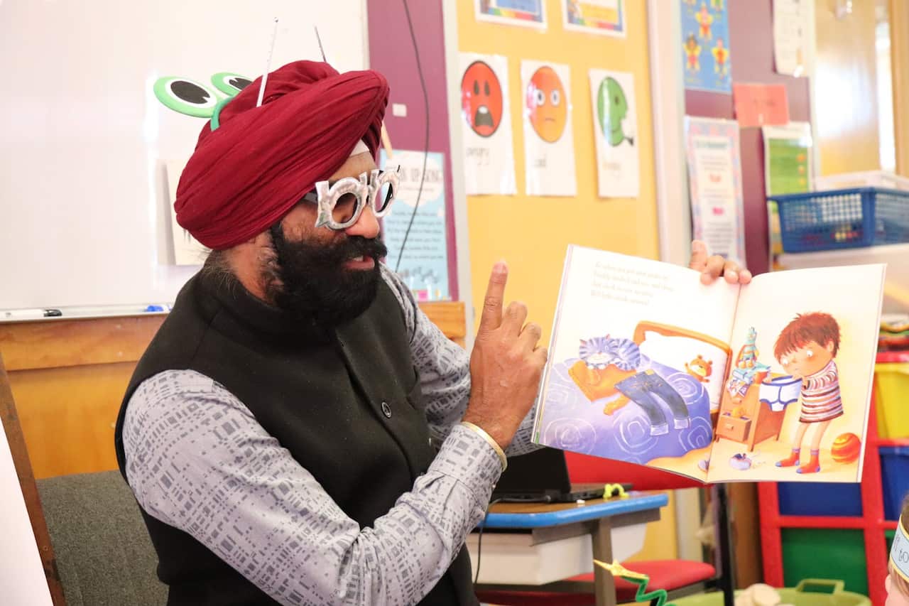 Iqbal photo story telling.jpg