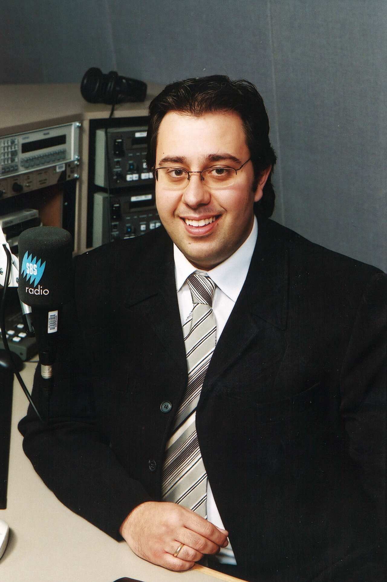 Βάιος Αναστασόπουλος Greek Broadcaster Melbourne 2003 1.jpg