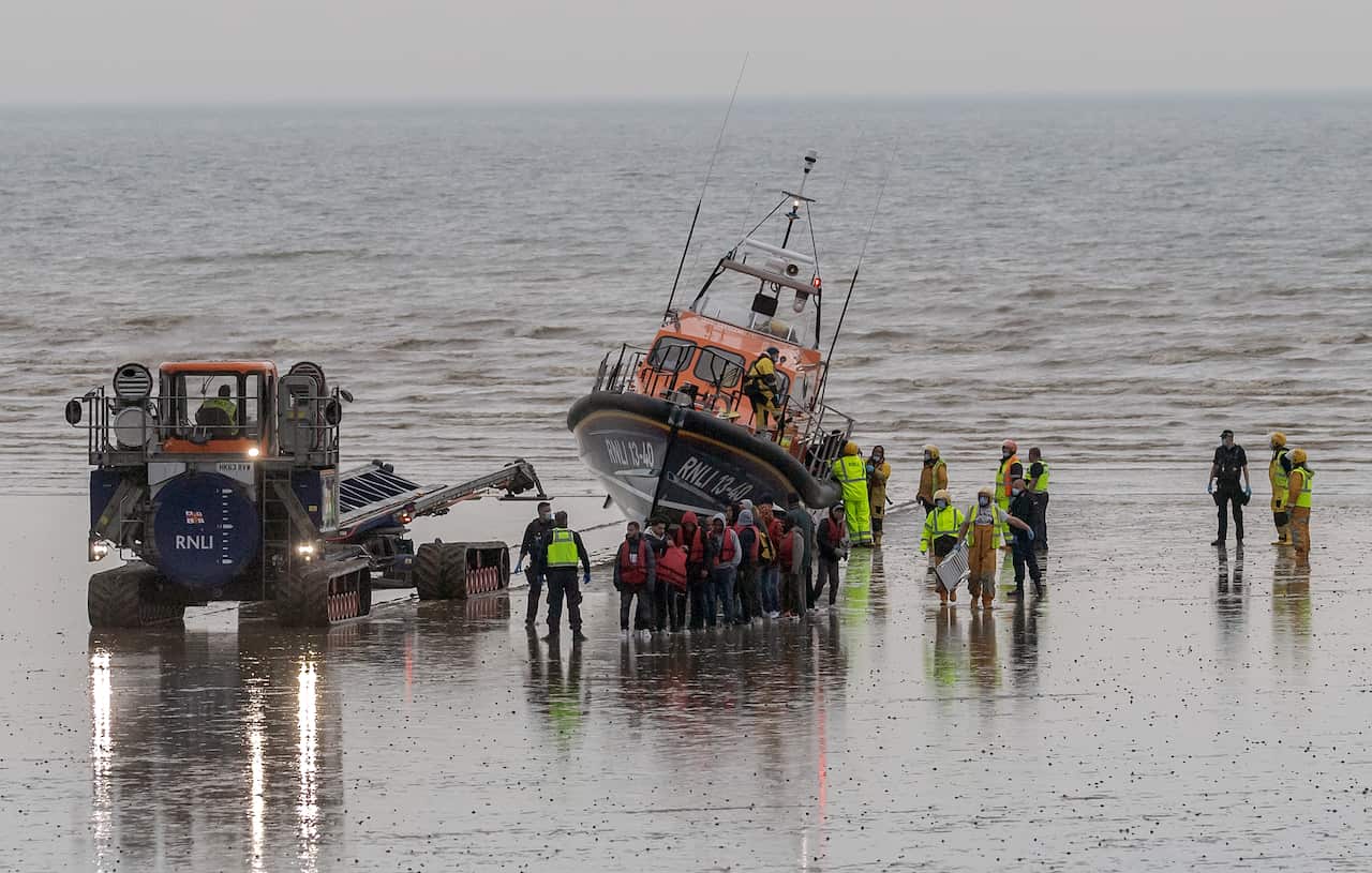 Dungeness RNLI help another 45 migrants ashore