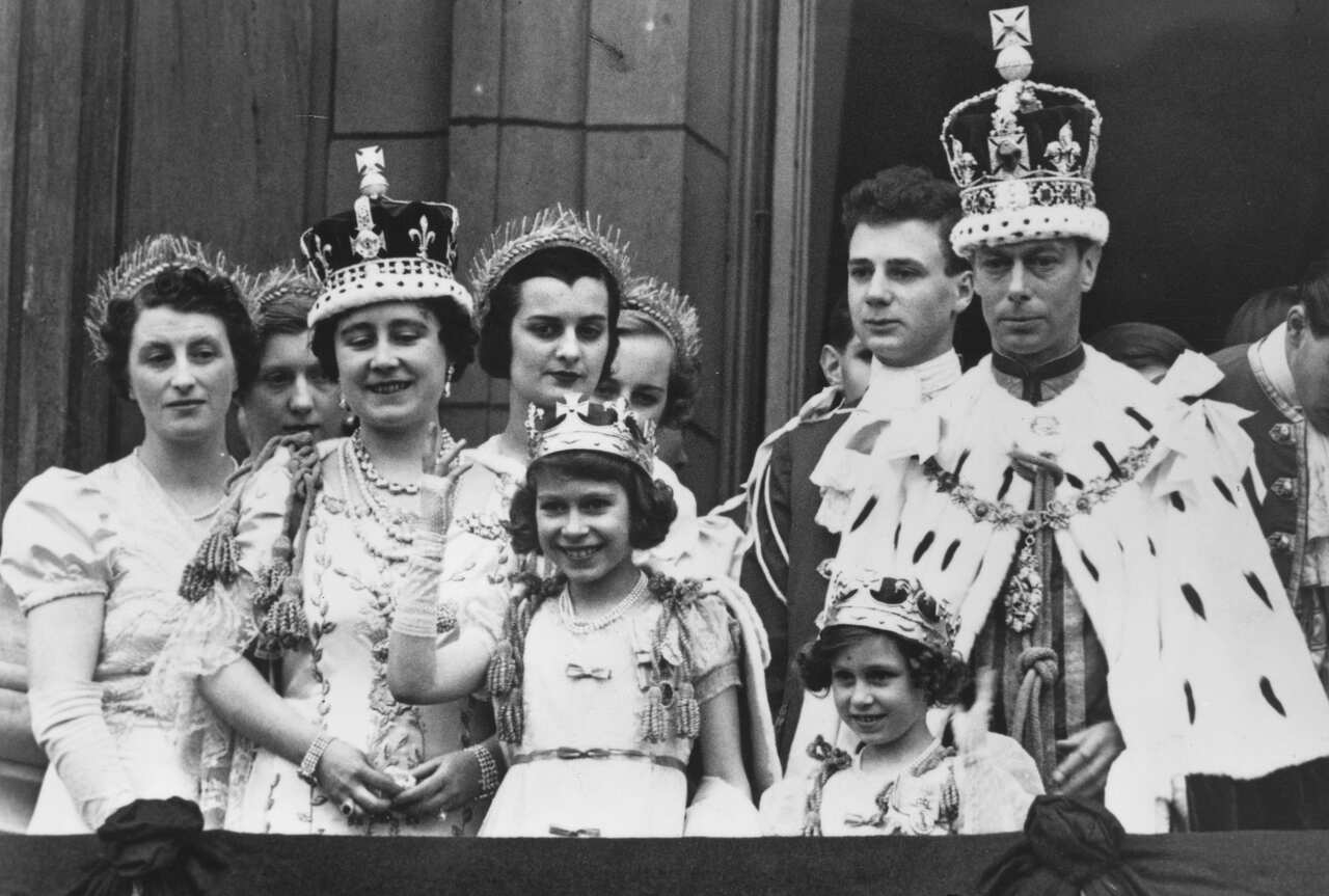 QE2 1937 balcony