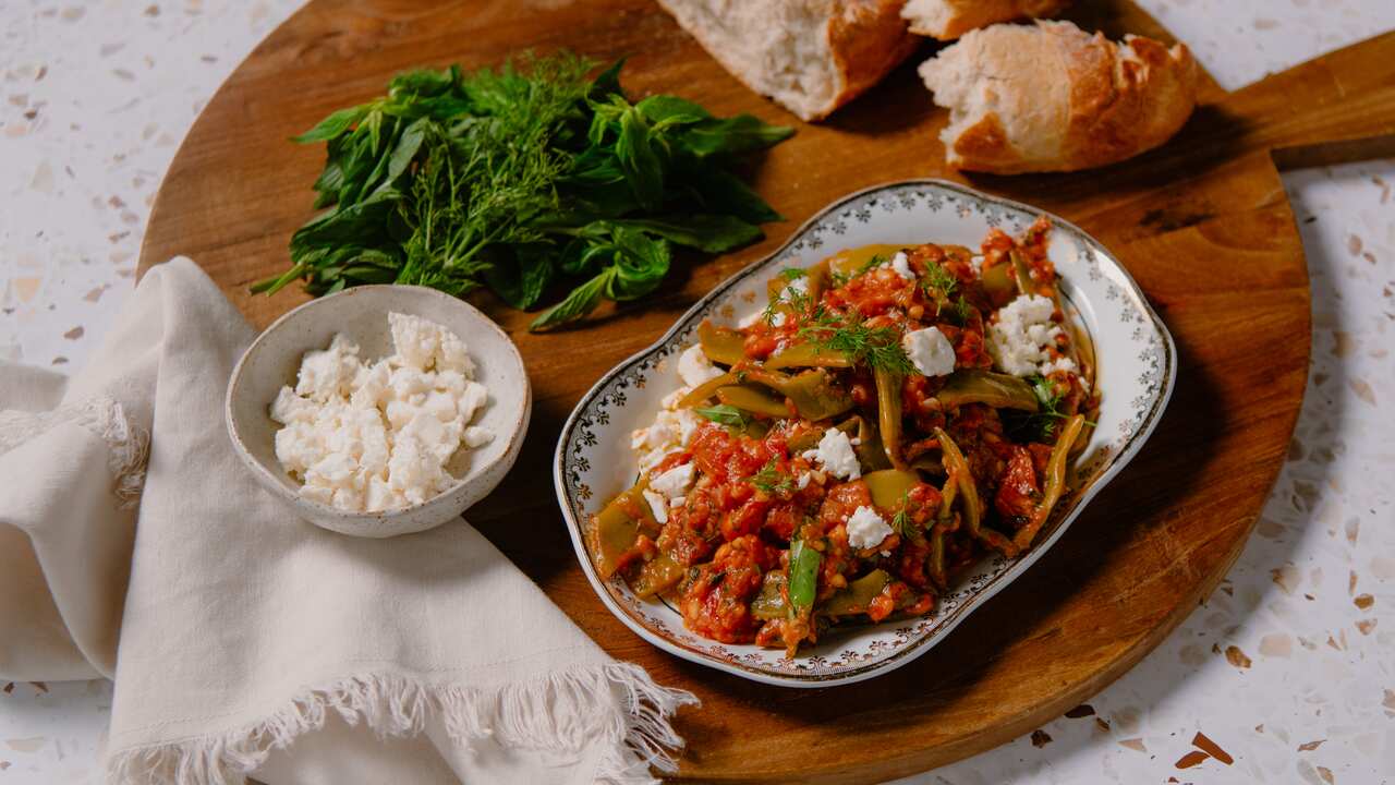 Braised green beans with trahana