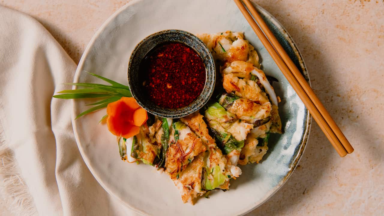 Squid & prawn pajeon