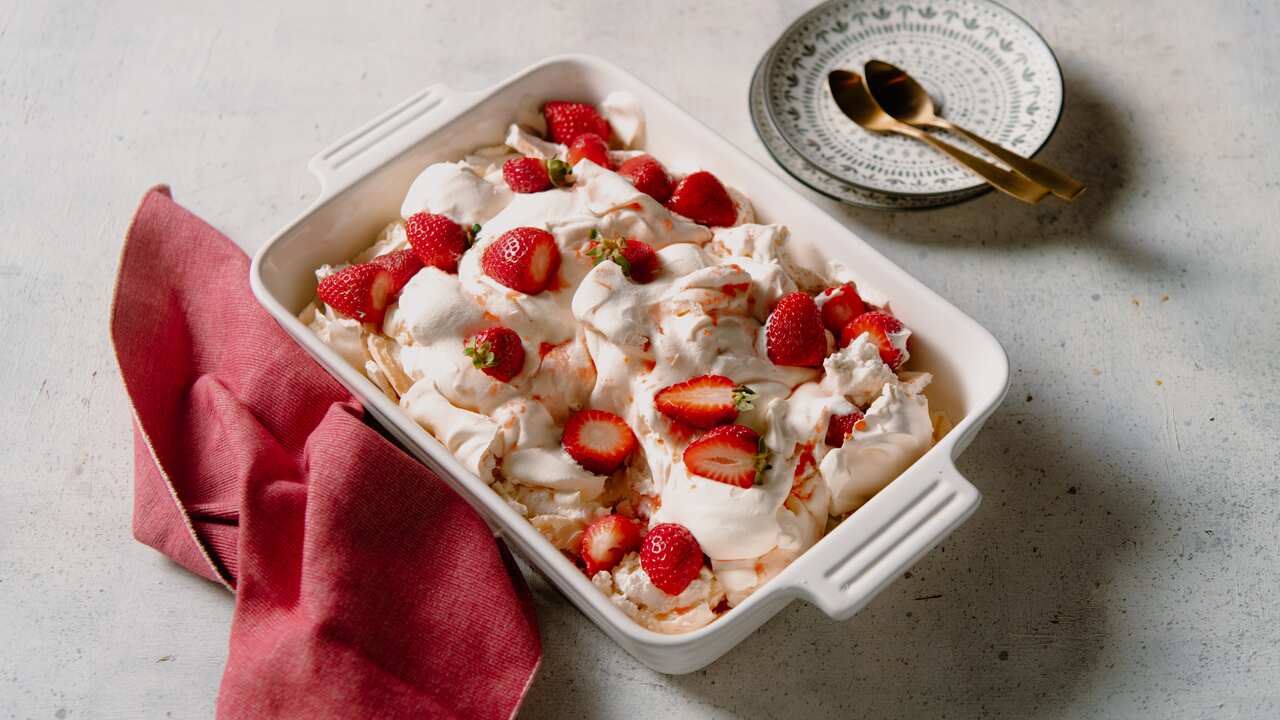 Eton mess tray