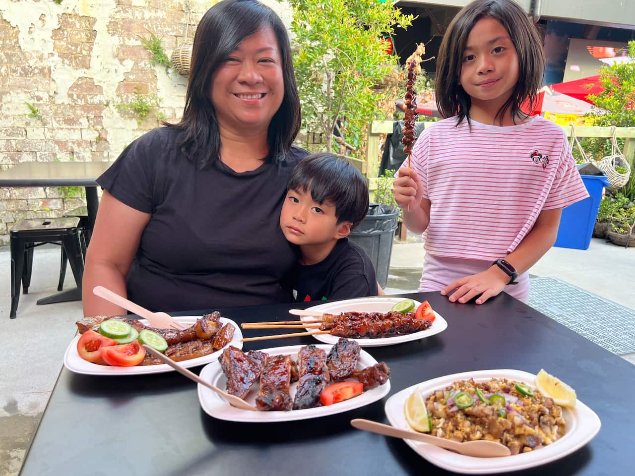 Mae Rodillas and kids.JPG