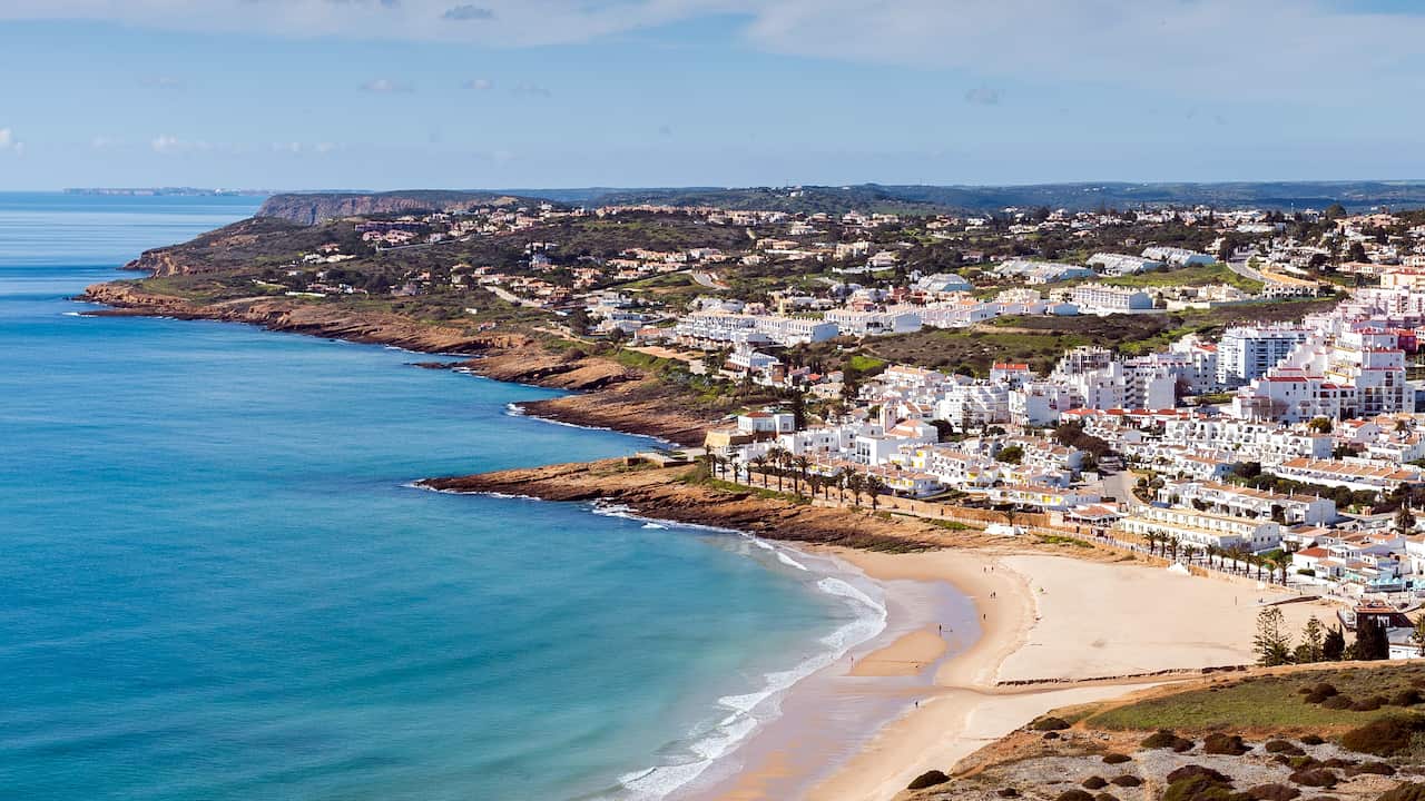 Praia da Luz (Wikipedia).jpg
