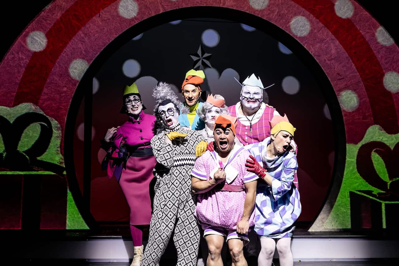 Ezra with the other artists of Rumpelstiltskin.jpeg