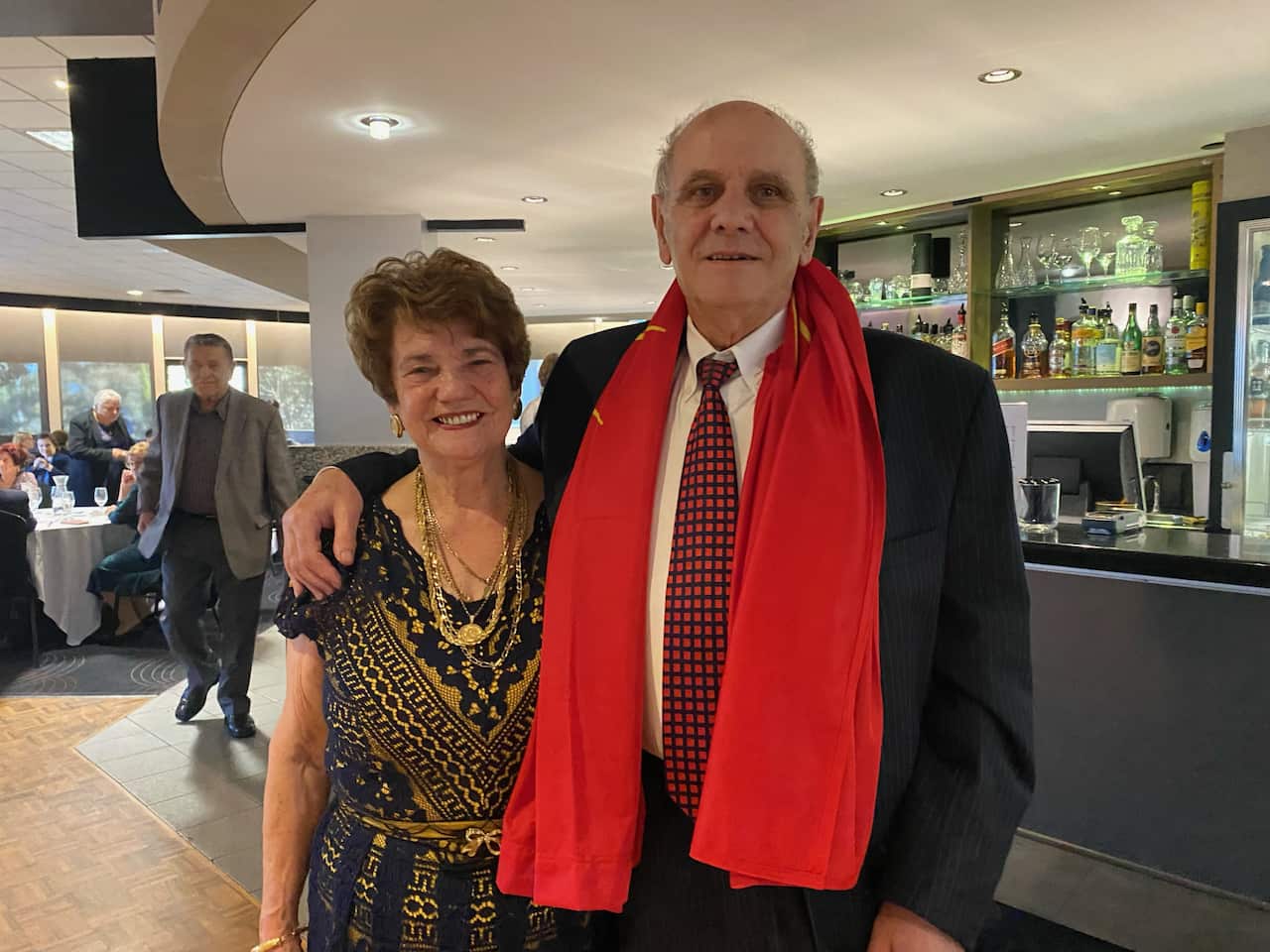 COUPLE - ILINDEN.jpg