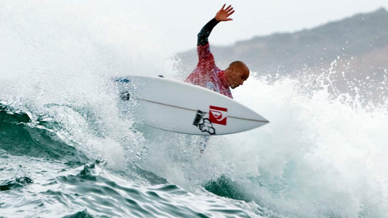 surfing_bells_beach_victoria_200411_B_AAP_353451505
